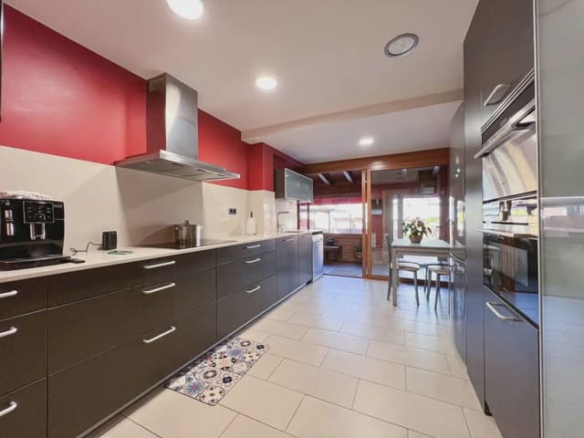 3 soveværelse Lejlighed til salg i Les Franqueses del Vallès med garage - € 449.000 (Ref: 9938560)
