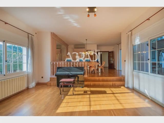 7 Zimmer Villa zu verkaufen in Sant Pere de Vilamajor mit Pool Garage - 829.000 € (Ref: 9938562)