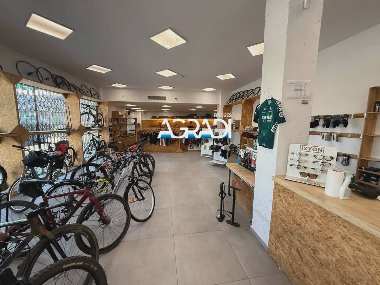 Commercial for rent in Cardedeu - € 1,500 (Ref: 9939235)