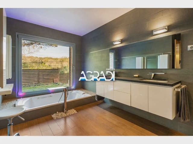 6 chambre Villa/Maison à vendre à Les Franqueses del Vallès avec piscine garage - 1 125 000 € (Ref: 9941023)