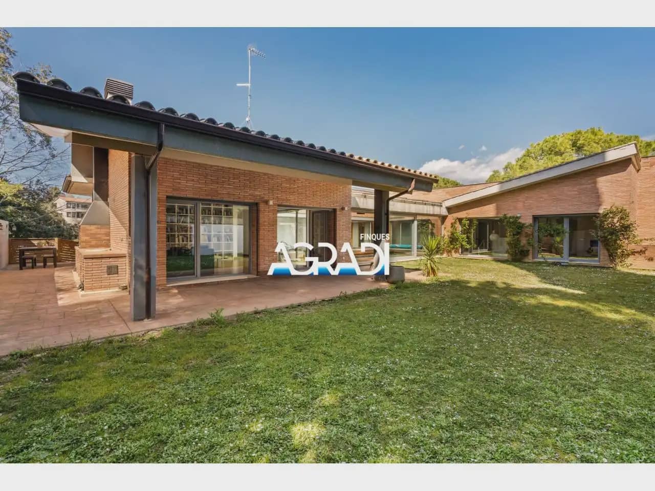 Chalet de 6 habitaciones en Les Franqueses del Vallès en venta con piscina garaje - 1.125.000 € (Ref: 9941023)