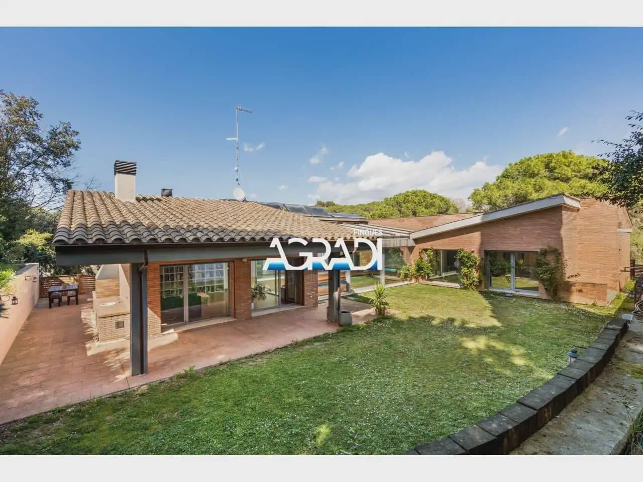 Chalet de 6 habitaciones en Les Franqueses del Vallès en venta con piscina garaje - 1.125.000 € (Ref: 9941023)