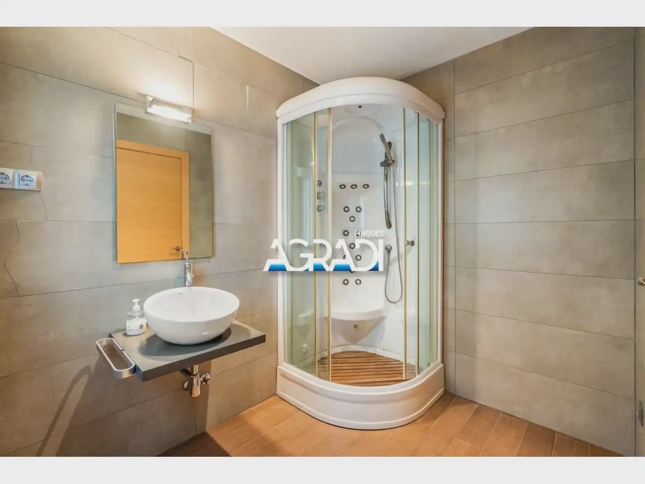 Chalet de 6 habitaciones en Les Franqueses del Vallès en venta con piscina garaje - 1.125.000 € (Ref: 9941023)