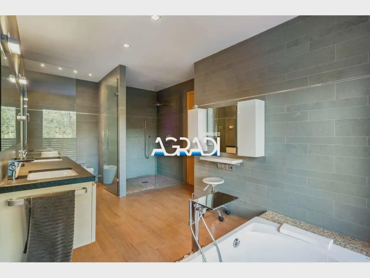 Chalet de 6 habitaciones en Les Franqueses del Vallès en venta con piscina garaje - 1.125.000 € (Ref: 9941023)