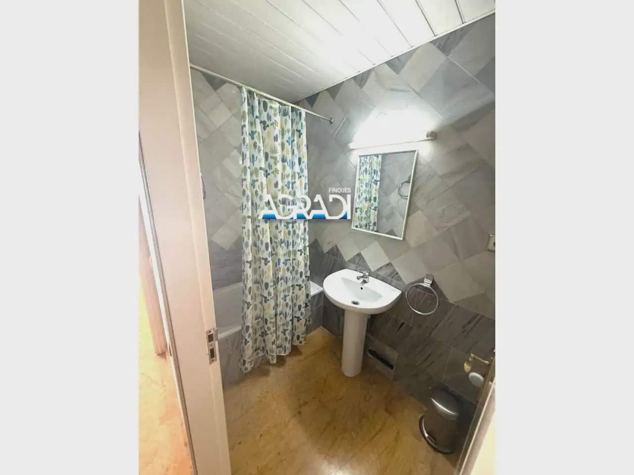 Commercial for rent in Granollers - € 550 (Ref: 9944744)
