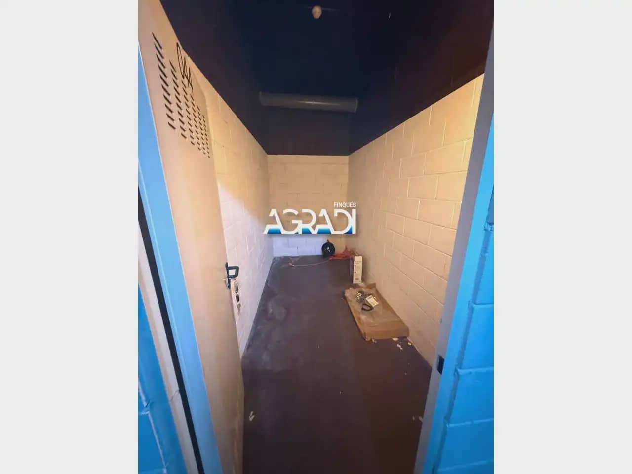 Garage for rent in Barcelona city - € 160 (Ref: 9981424)