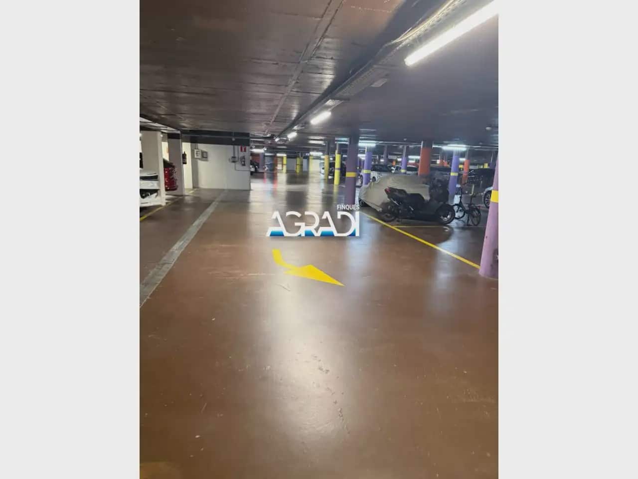 Garage for rent in Barcelona city - € 160 (Ref: 9981424)