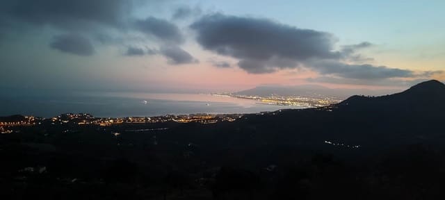 10 soverom Finca/Herregård til salgs i Altos de Jaboneros, Málaga by - € 177 000 (Ref: 9292279)