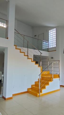 3 sypialnia Willa do wynajęcia w Sayalonga - 2 600 € (Ref: 9295867)