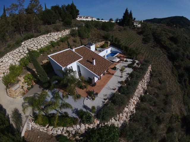 3 sypialnia Willa do wynajęcia w Sayalonga - 2 600 € (Ref: 9295867)