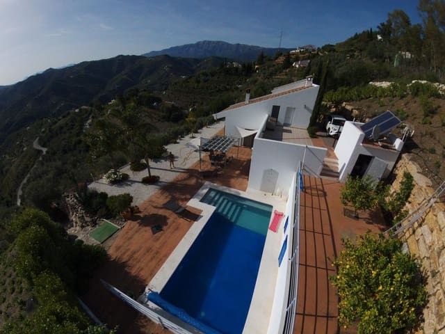 3 sypialnia Willa do wynajęcia w Sayalonga - 2 600 € (Ref: 9295867)