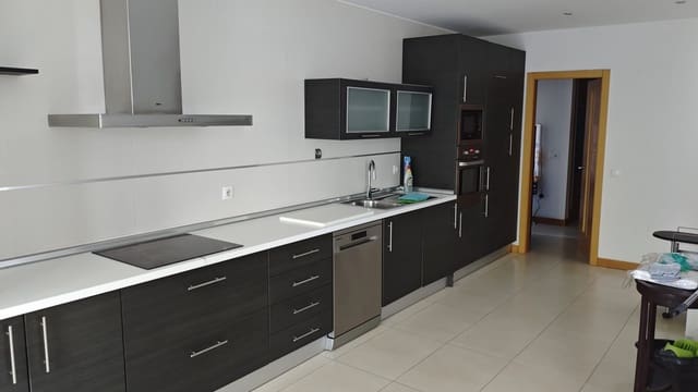 3 sypialnia Willa do wynajęcia w Sayalonga - 2 600 € (Ref: 9295867)