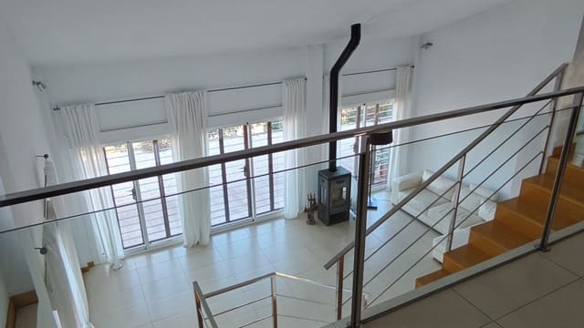 3 sypialnia Willa do wynajęcia w Sayalonga - 2 600 € (Ref: 9295867)