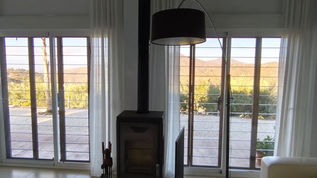 3 sypialnia Willa do wynajęcia w Sayalonga - 2 600 € (Ref: 9295867)