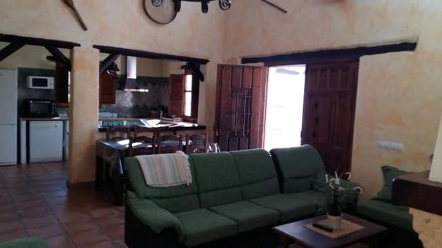 4 quarto Moradia Geminada para arrendar em Sedella - 1 300 € (Ref: 9310182)
