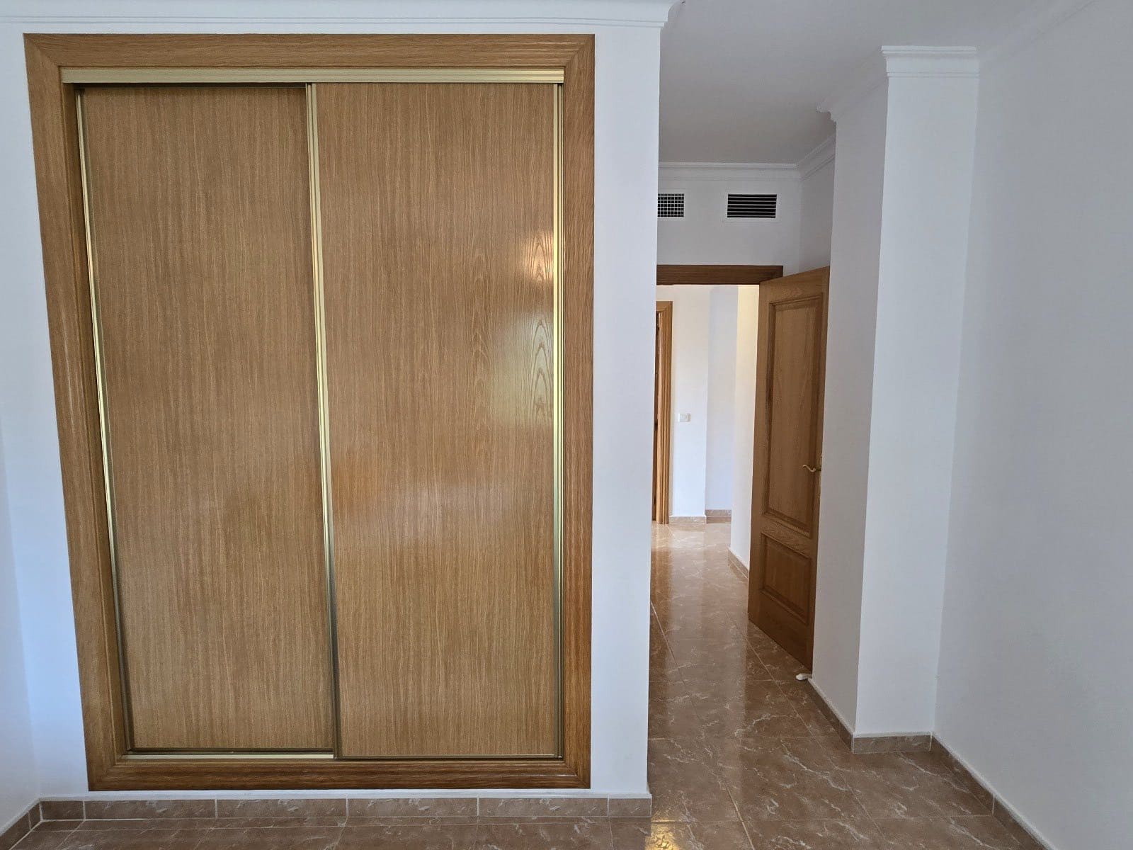 2 bedroom Apartment for rent in Alcaucin with pool garage - € 800 (Ref: 9483668)