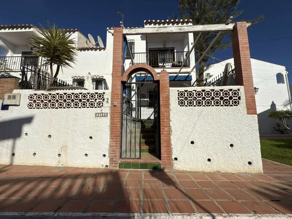 Casa de 3 habitaciones en Nerja en alquiler - 1.300 € (Ref: 9486572)