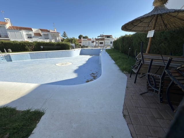 Casa de 3 habitaciones en Nerja en alquiler - 1.300 € (Ref: 9486572)