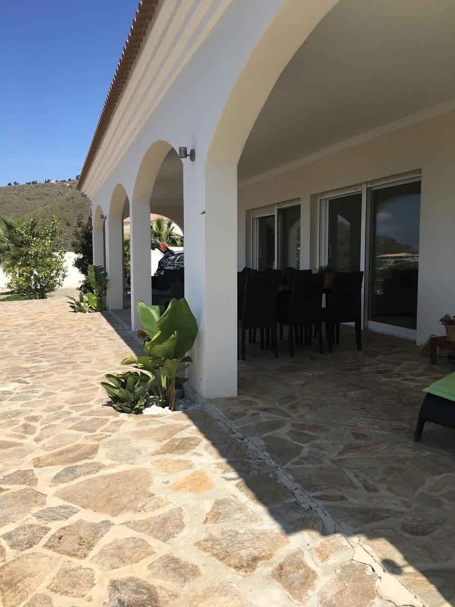 3 makuuhuone Paritalo vuokrattavana paikassa Algarrobo - 2 300 € (Ref: 9487930)
