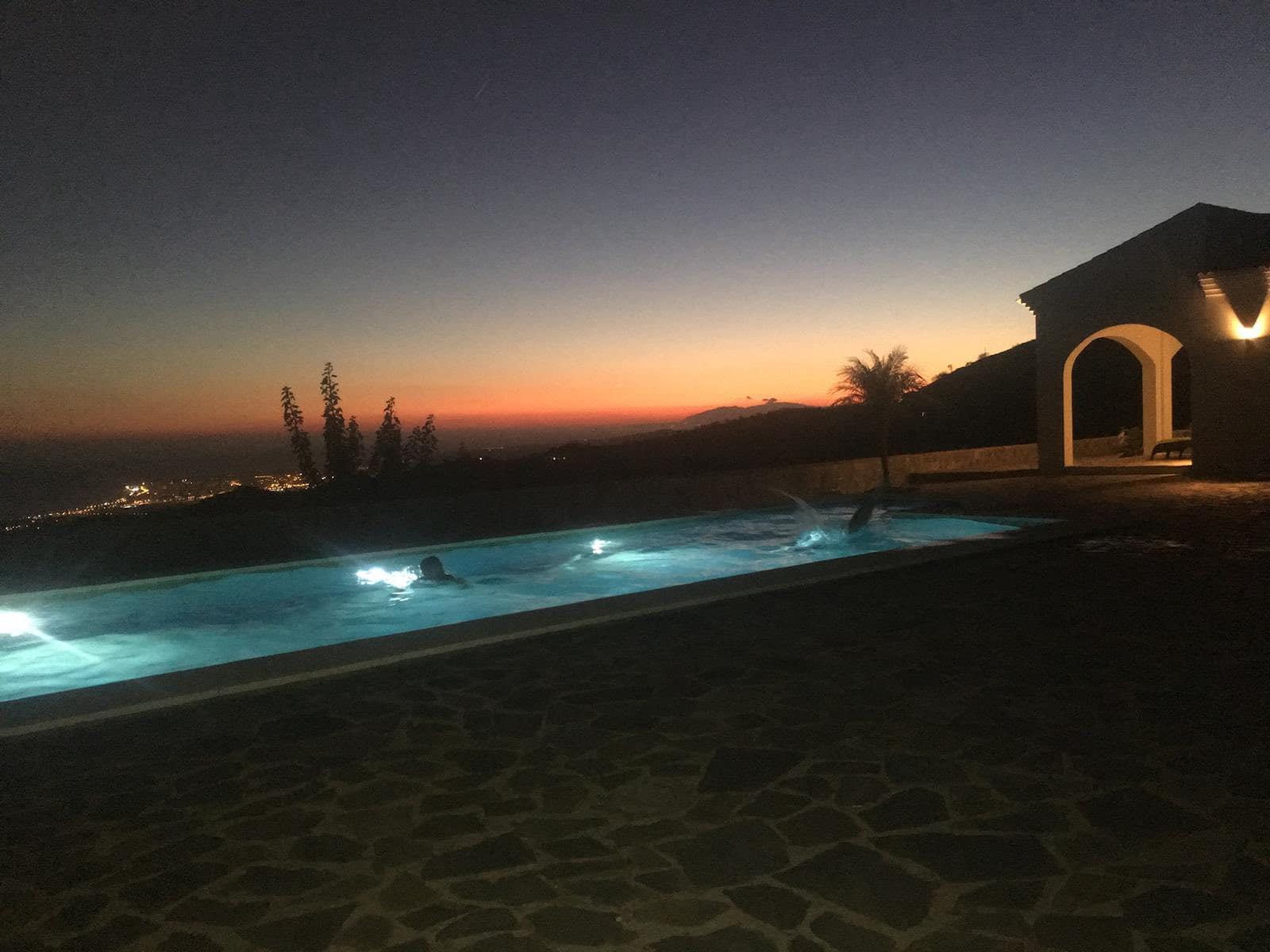 3 makuuhuone Paritalo vuokrattavana paikassa Algarrobo - 2 300 € (Ref: 9487930)