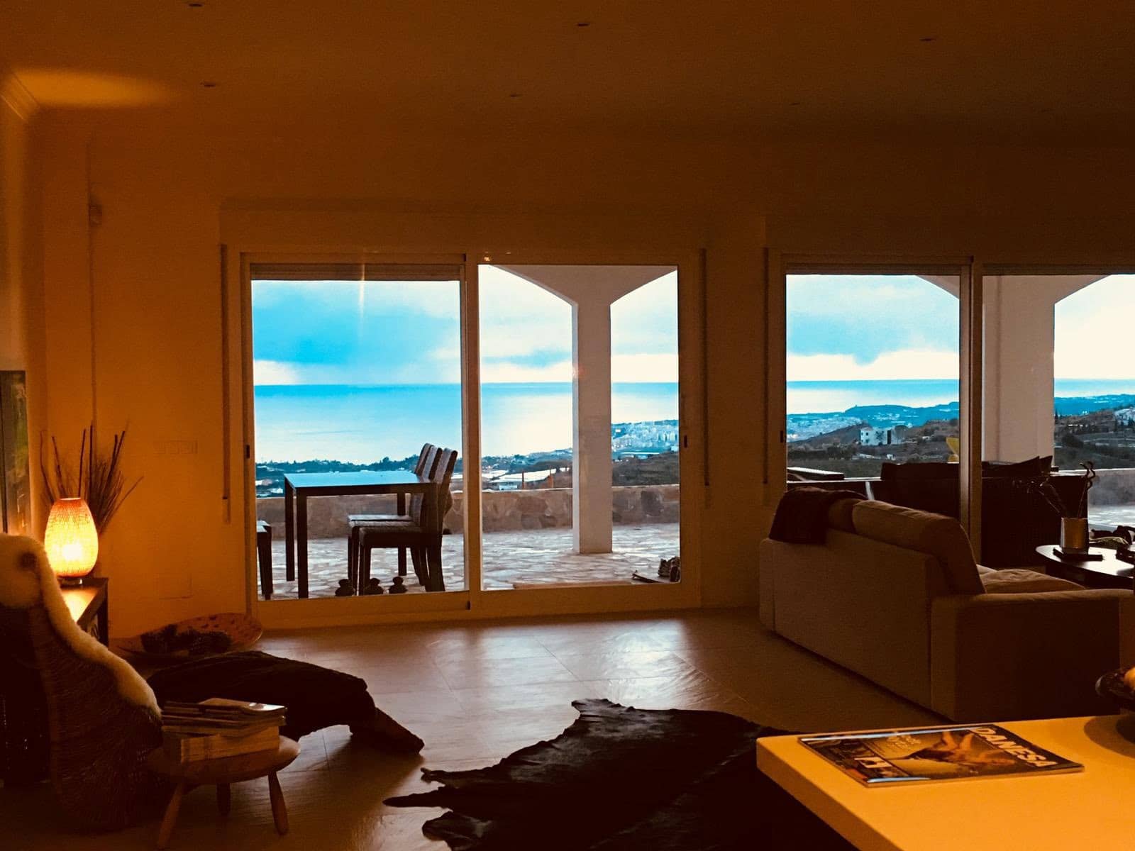 3 makuuhuone Paritalo vuokrattavana paikassa Algarrobo - 2 300 € (Ref: 9487930)