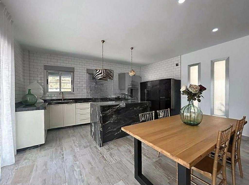 3 makuuhuone Maalaistalo vuokrattavana paikassa Algarrobo - 2 000 € (Ref: 9487931)