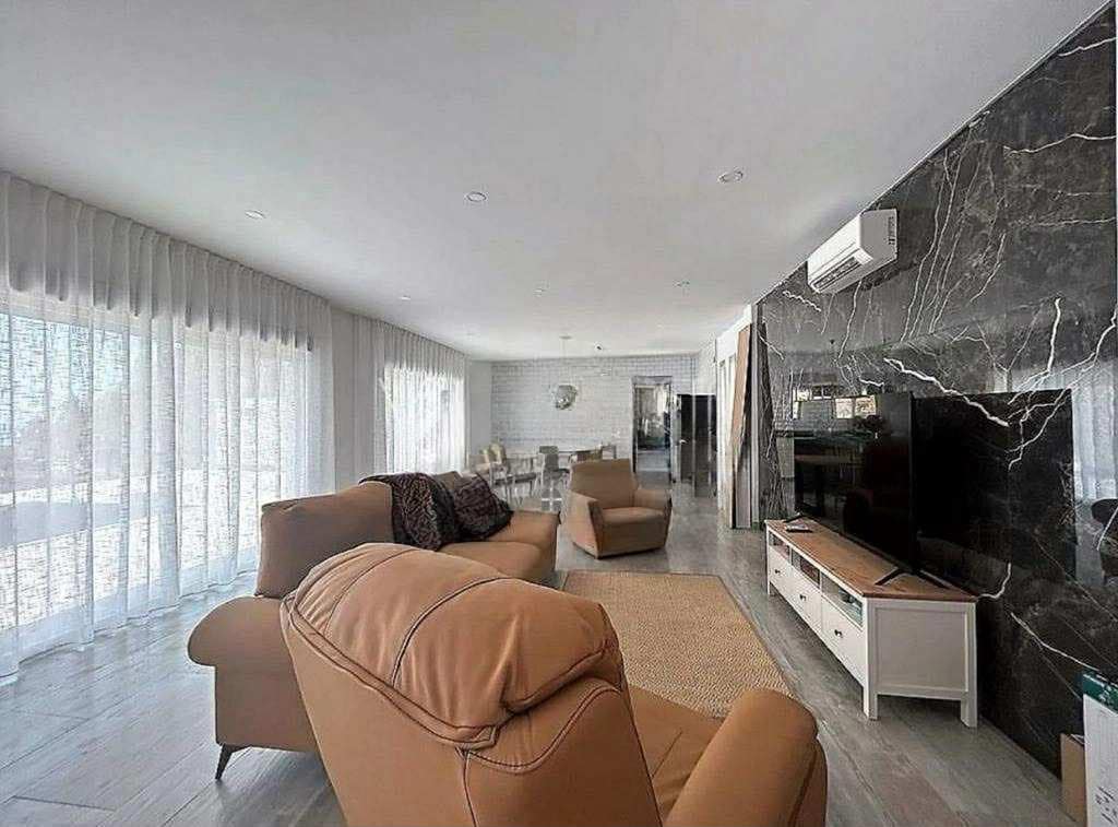 3 makuuhuone Maalaistalo vuokrattavana paikassa Algarrobo - 2 000 € (Ref: 9487931)