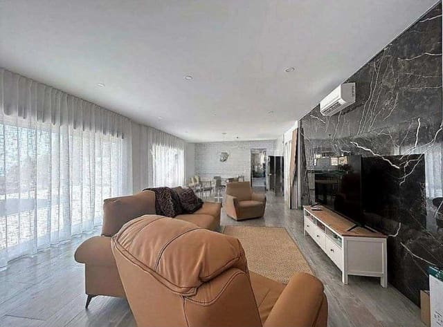 3 makuuhuone Maalaistalo vuokrattavana paikassa Algarrobo - 2 000 € (Ref: 9487931)