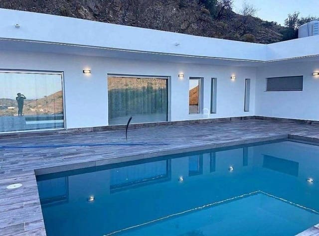 3 makuuhuone Maalaistalo vuokrattavana paikassa Algarrobo - 2 000 € (Ref: 9487931)