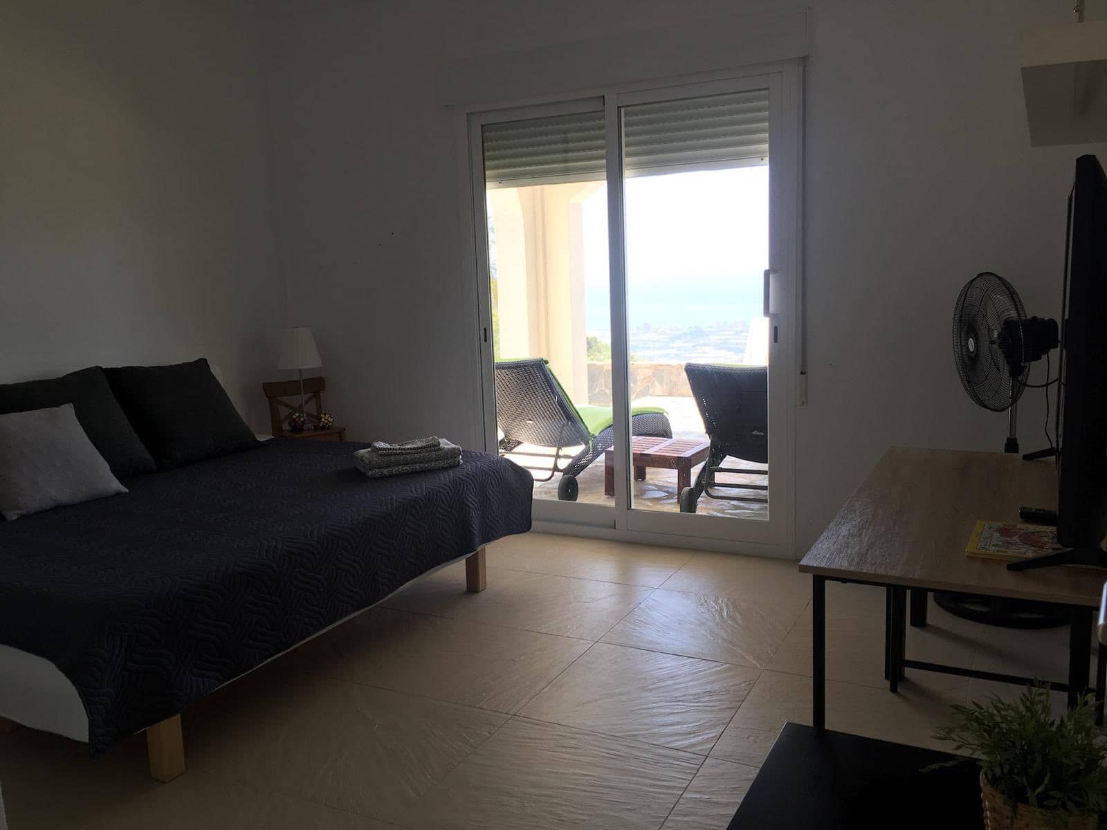 Semi-detached Villa for rent in Algarrobo - € 2,300 (Ref: 9500961)