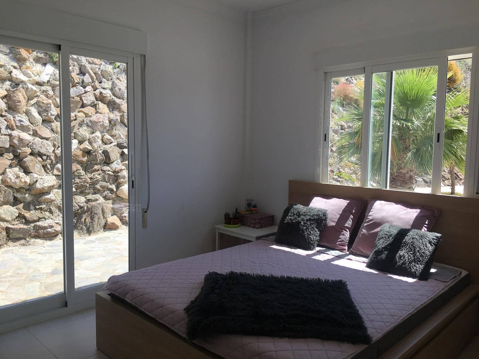 Semi-detached Villa for rent in Algarrobo - € 2,300 (Ref: 9500961)