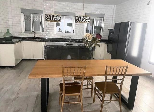 3 soveværelse Villa til leje i Algarrobo med swimmingpool garage - € 2.300 (Ref: 9528858)