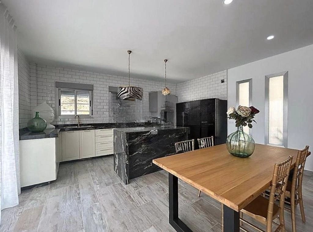 3 Zimmer Villa zu vermieten in Algarrobo mit Pool Garage - 2.300 € (Ref: 9528858)