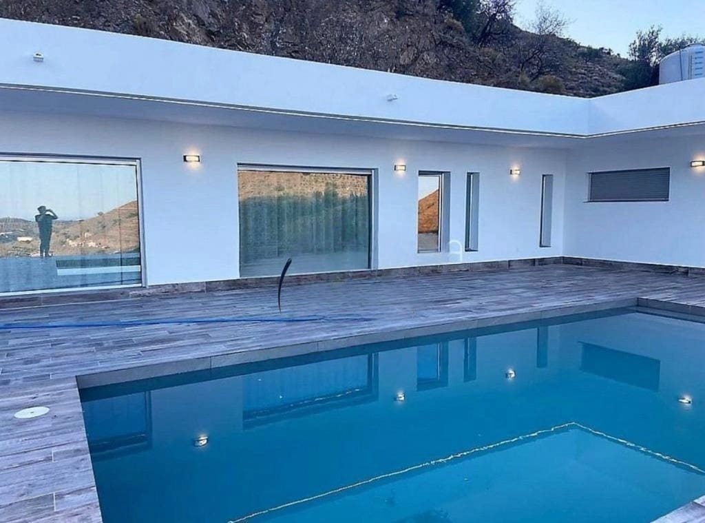 3 Zimmer Villa zu vermieten in Algarrobo mit Pool Garage - 2.300 € (Ref: 9528858)