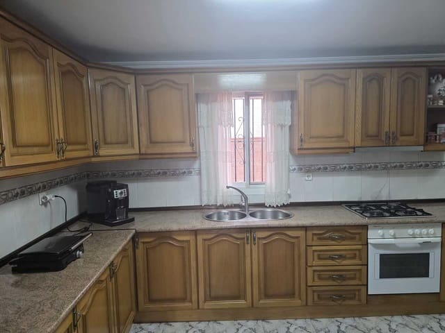 Casa de 3 habitaciones en Viñuela en venta - 150.000 € (Ref: 9735936)