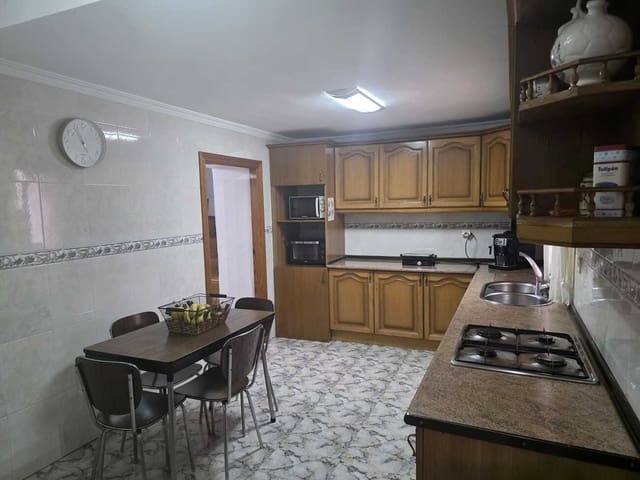 Casa de 3 habitaciones en Viñuela en venta - 150.000 € (Ref: 9735936)