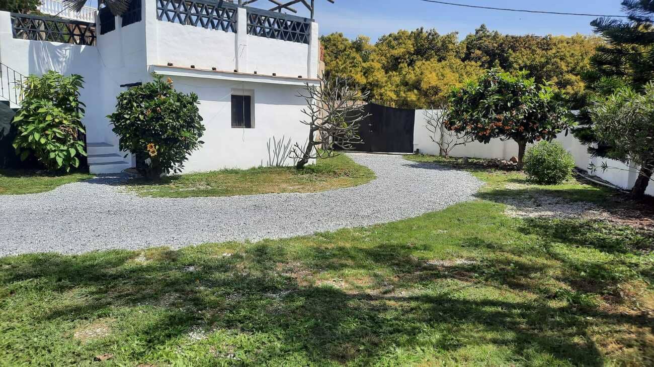 5 slaapkamer Finca/Landhuis te koop in Almayate met zwembad - € 430.000 (Ref: 9737163)