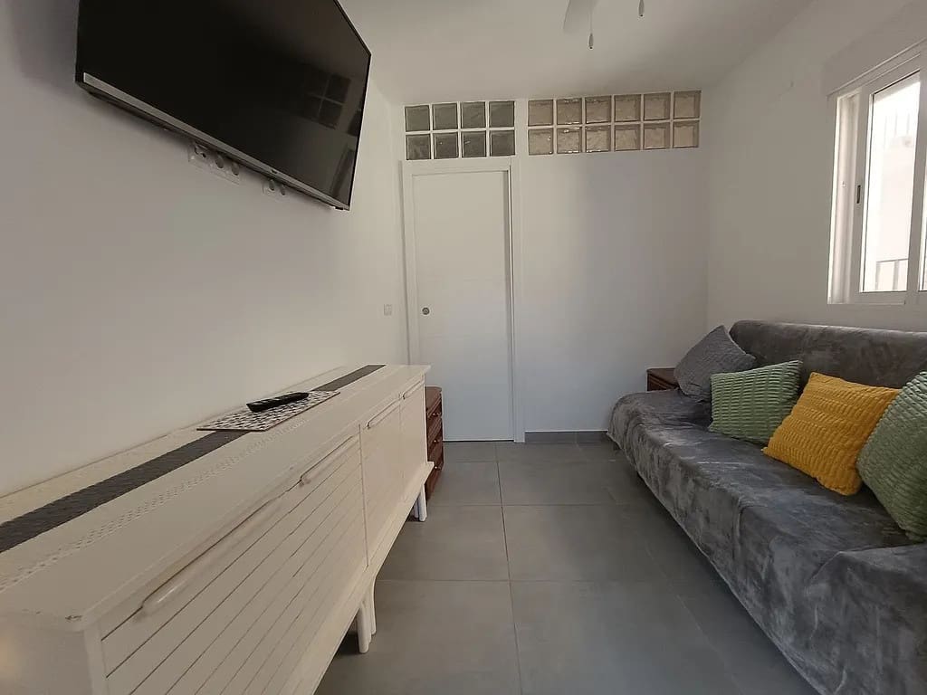 2 bedroom Semi-detached Villa for sale in Algarrobo Costa - € 179,999 (Ref: 9773564)