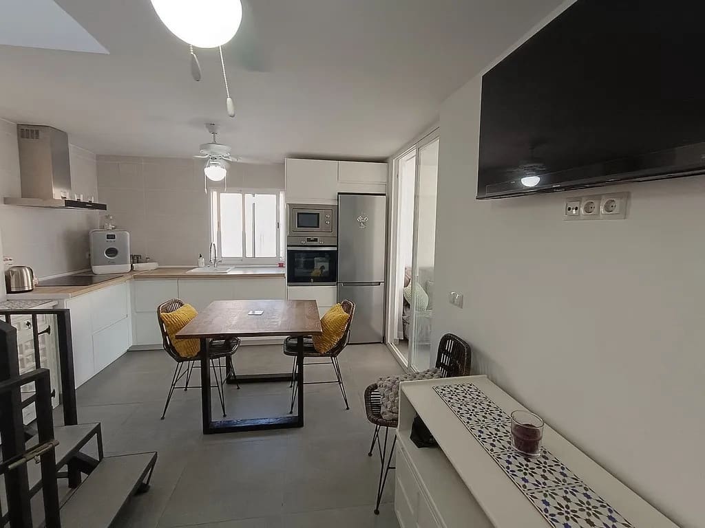 2 bedroom Semi-detached Villa for sale in Algarrobo Costa - € 179,999 (Ref: 9773564)