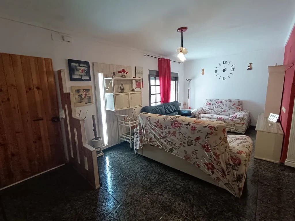 6 bedroom Semi-detached Villa for sale in Algarrobo Costa - € 185,000 (Ref: 9773565)