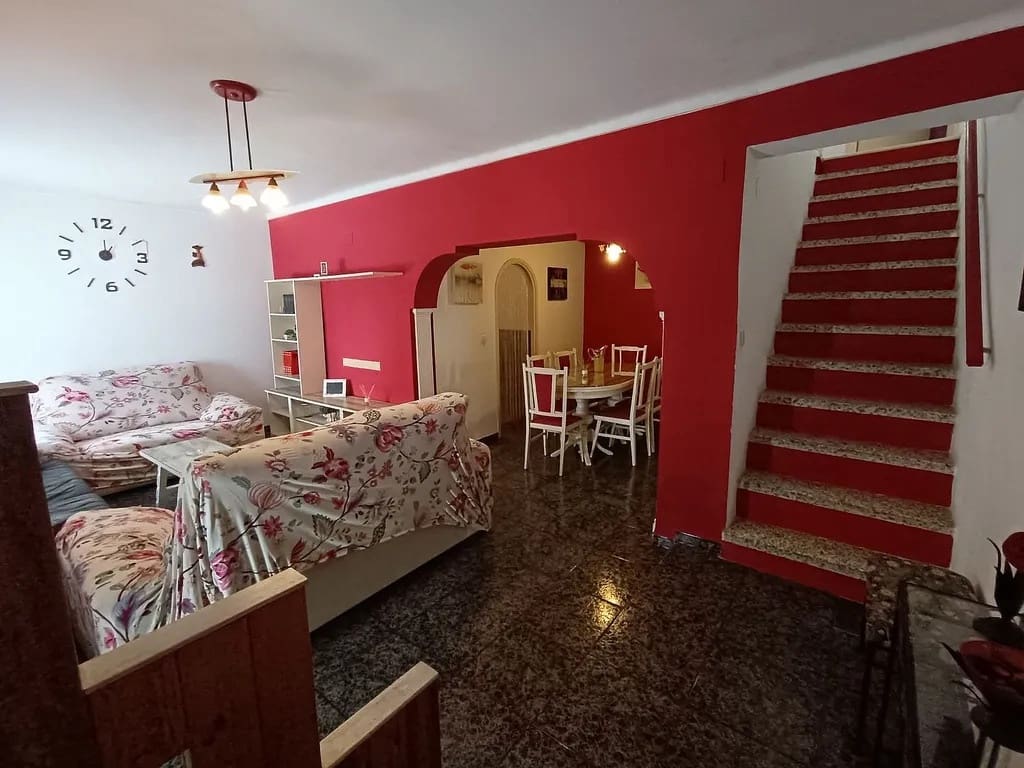 6 bedroom Semi-detached Villa for sale in Algarrobo Costa - € 185,000 (Ref: 9773565)