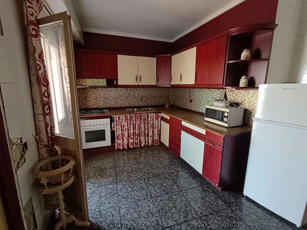 6 bedroom Semi-detached Villa for sale in Algarrobo Costa - € 185,000 (Ref: 9773565)