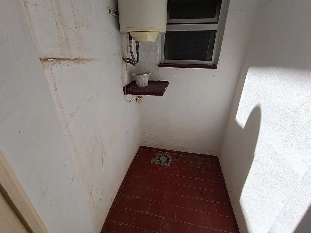 6 bedroom Semi-detached Villa for sale in Algarrobo Costa - € 185,000 (Ref: 9773565)