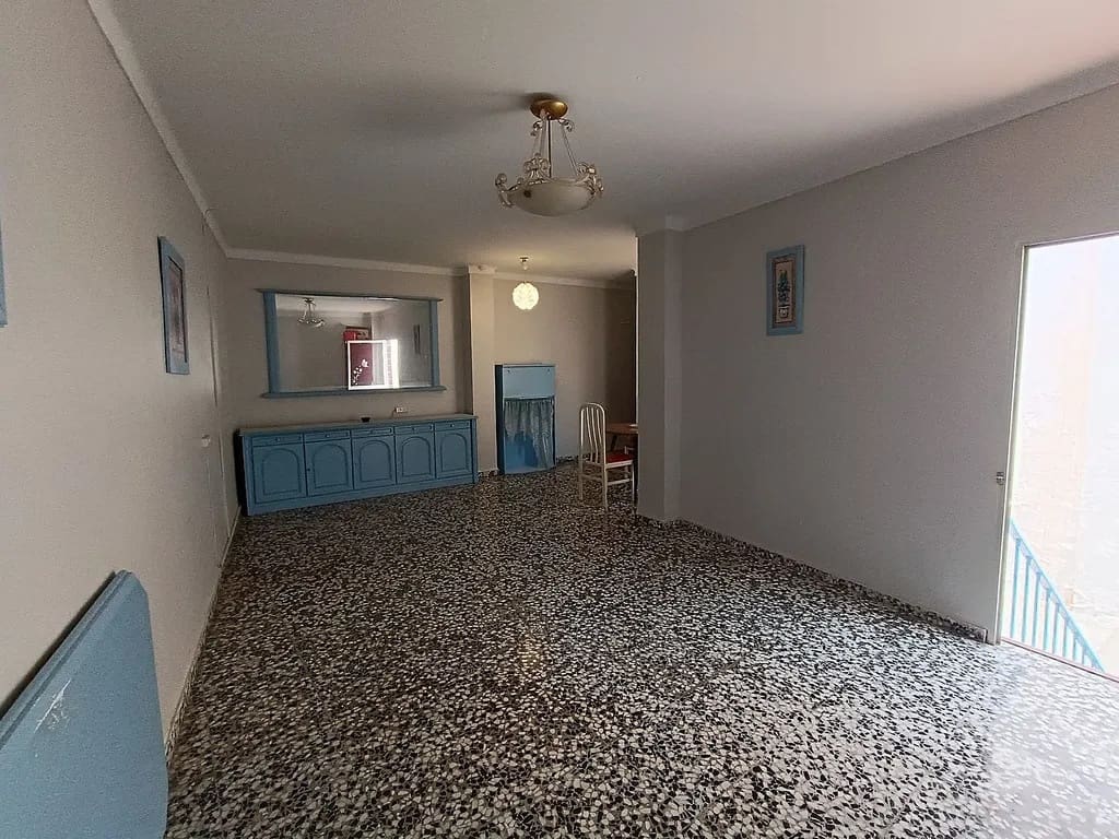 6 bedroom Semi-detached Villa for sale in Algarrobo Costa - € 185,000 (Ref: 9773565)