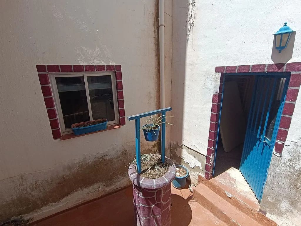 6 bedroom Semi-detached Villa for sale in Algarrobo Costa - € 185,000 (Ref: 9773565)