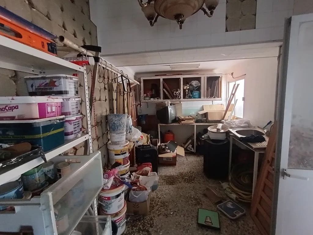 6 bedroom Semi-detached Villa for sale in Algarrobo Costa - € 185,000 (Ref: 9773565)