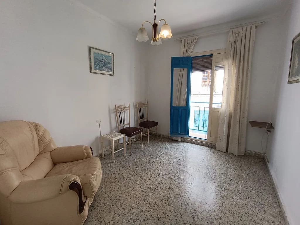 6 bedroom Semi-detached Villa for sale in Algarrobo Costa - € 185,000 (Ref: 9773565)