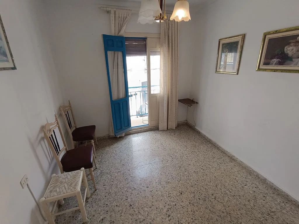 6 bedroom Semi-detached Villa for sale in Algarrobo Costa - € 185,000 (Ref: 9773565)