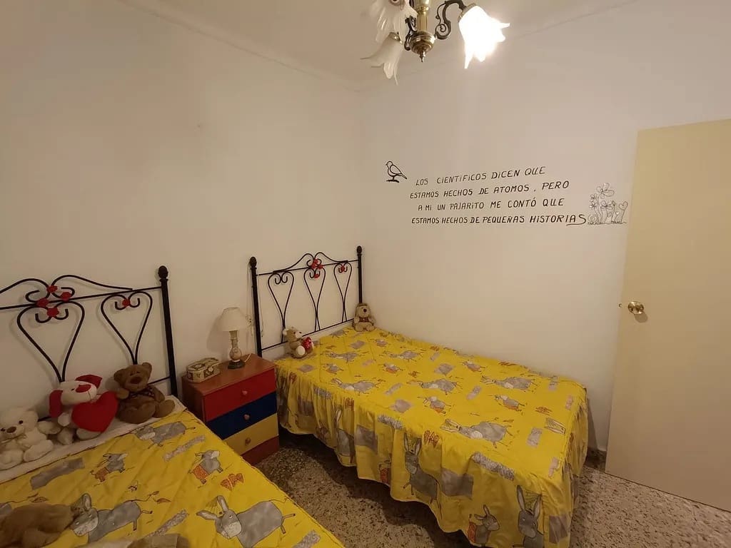 6 bedroom Semi-detached Villa for sale in Algarrobo Costa - € 185,000 (Ref: 9773565)