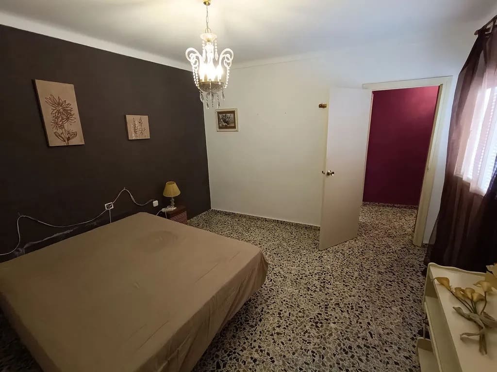 6 bedroom Semi-detached Villa for sale in Algarrobo Costa - € 185,000 (Ref: 9773565)